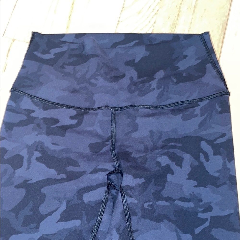 Lululemon Black Camo High-Rise Cropped Leggings - Picture 2 of 5